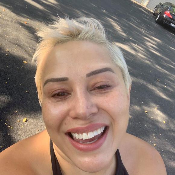 Meet your Posher, Gabrielle - Picture 1 of 1